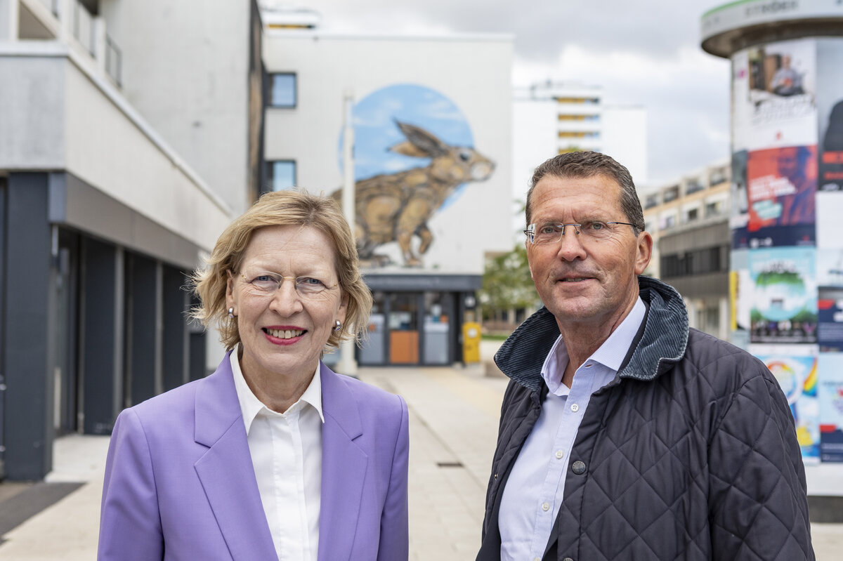 Stadtentwicklungssenatorin Dr. Dorothee Stapelfeldt und Wilfried Wendel  | © Philipp Reiss